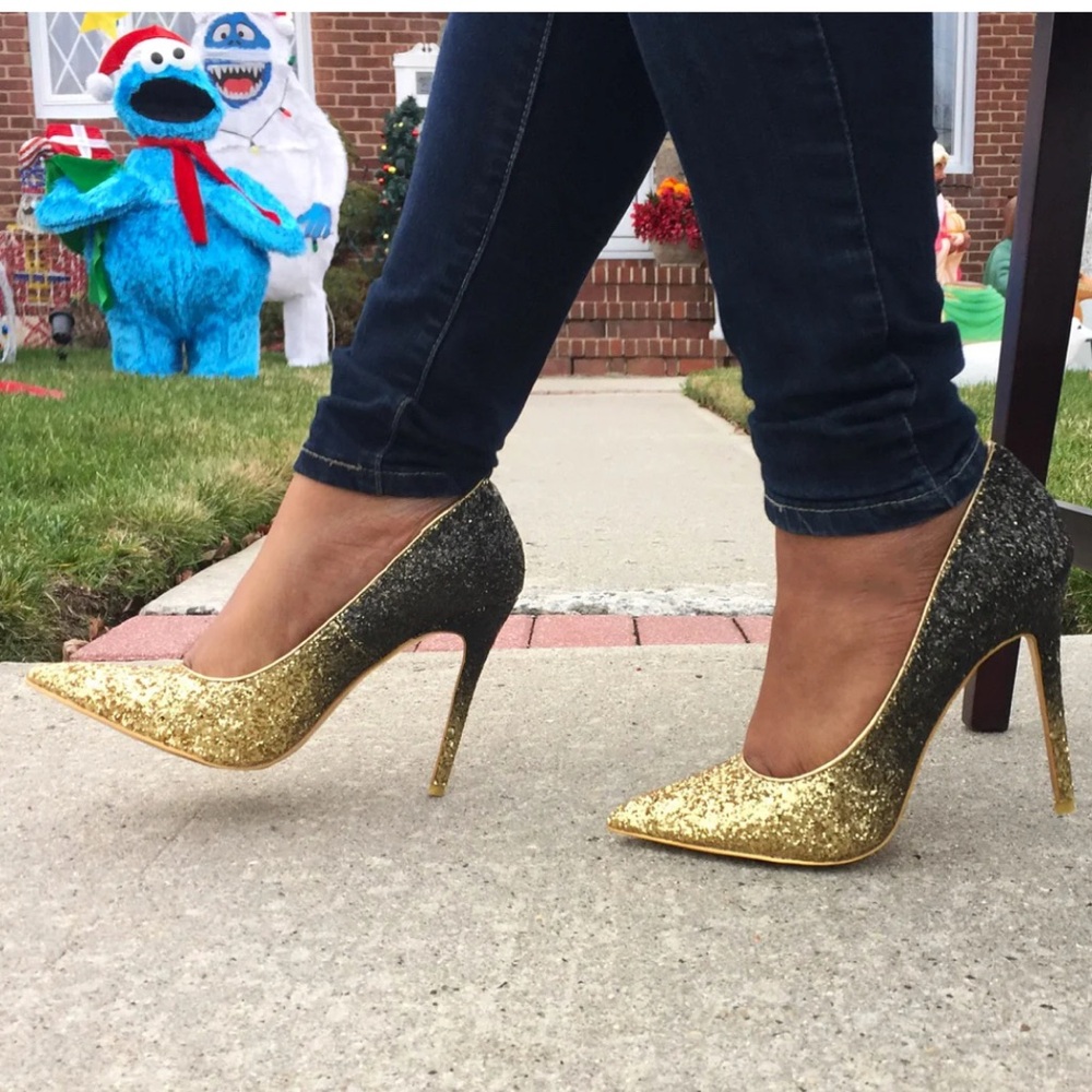 Shoedazzle Glitter Gold and Black ombré Pumps